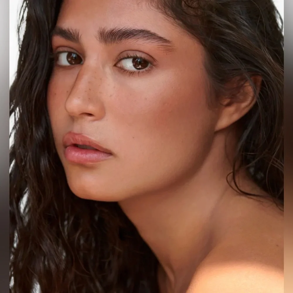 HAUS LABS Glowing Bronze Power Sculpt Velvet Bronzer - medium level 8